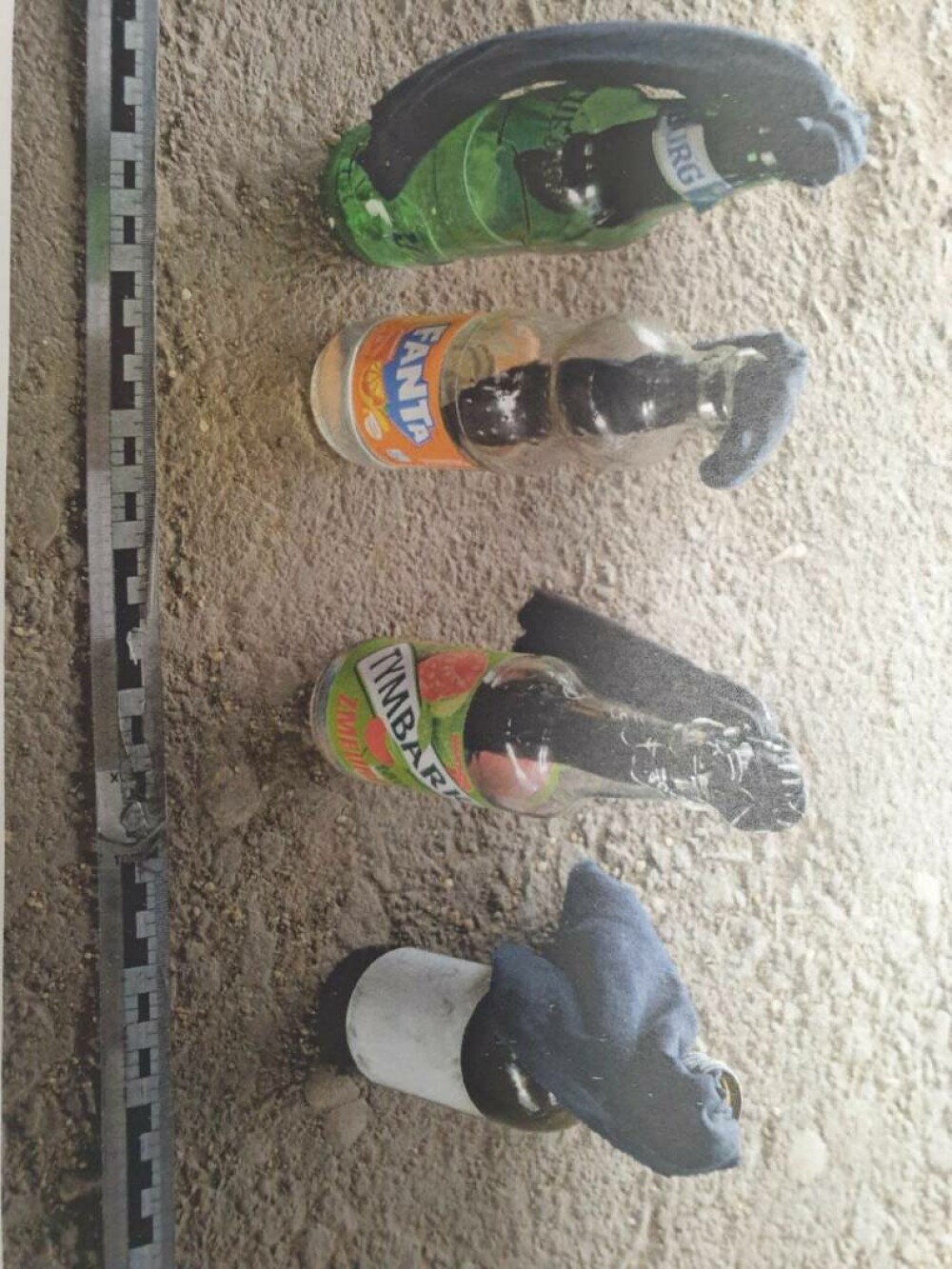 Surse: 12 tineri din Ilfov au fost prinși cu cocktailuri Molotov, pistoale airsoft și alte arme la un mall din București - Imaginea 1