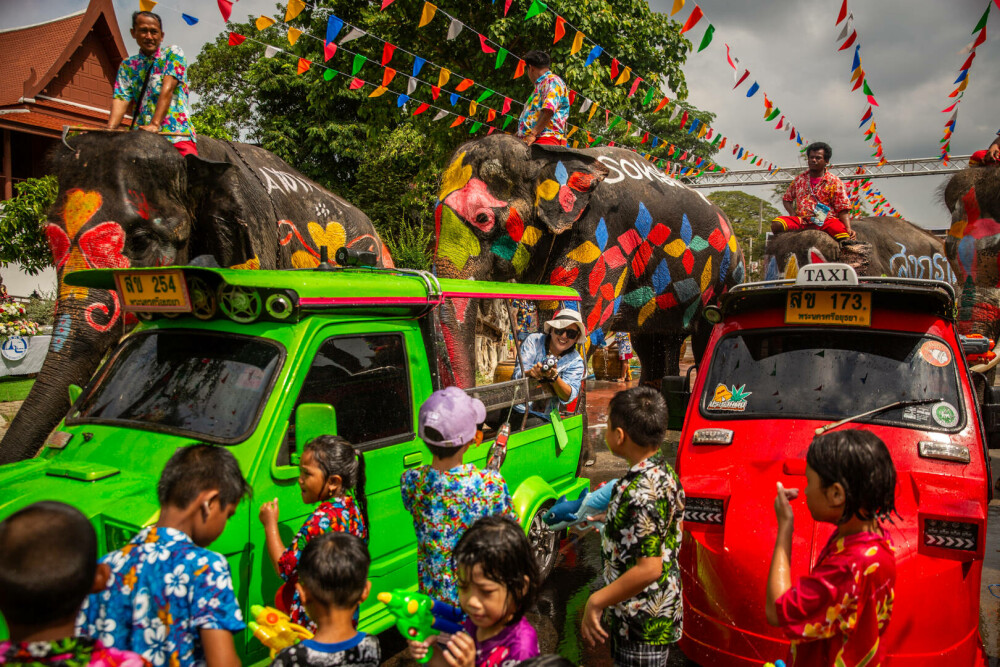 Thailanda sărbătoreşte Anul Nou cu festivalul tradiţional al apei. Ce simbolizează. GALERIE FOTO - Imaginea 5