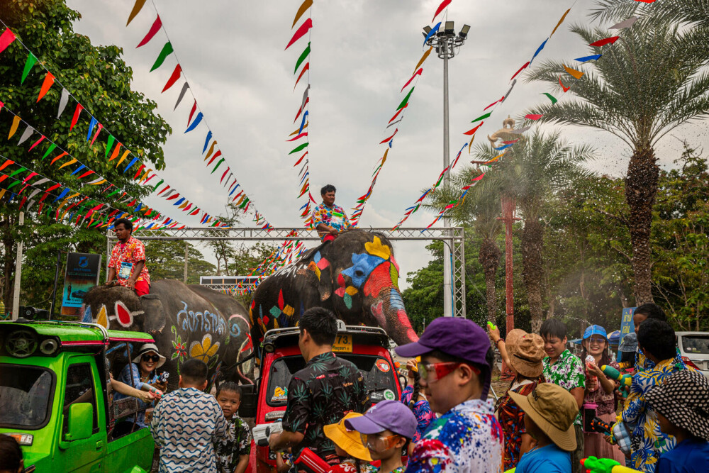 Thailanda sărbătoreşte Anul Nou cu festivalul tradiţional al apei. Ce simbolizează. GALERIE FOTO - Imaginea 6