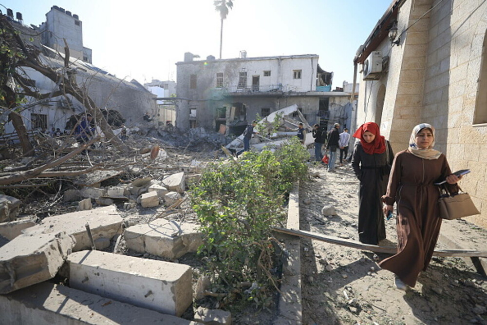 Șeful OMS acuză: Un copil a murit în Gaza, după ce Israelul a lovit spitalul Al-Ahli în care se afla. FOTO - Imaginea 9