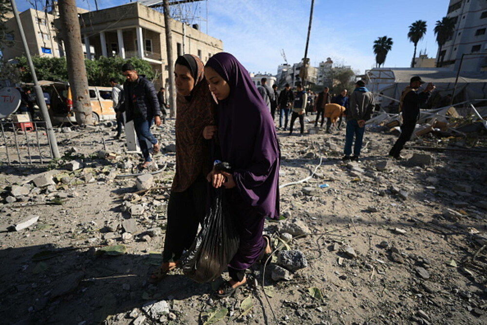 Șeful OMS acuză: Un copil a murit în Gaza, după ce Israelul a lovit spitalul Al-Ahli în care se afla. FOTO - Imaginea 10