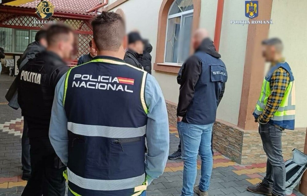 Percheziţii în Țăndărei la suspecţi de furturi şi tâlhării comise în Spania. Cu banii și-au cumpărat imobile şi maşini de lux - Imaginea 5