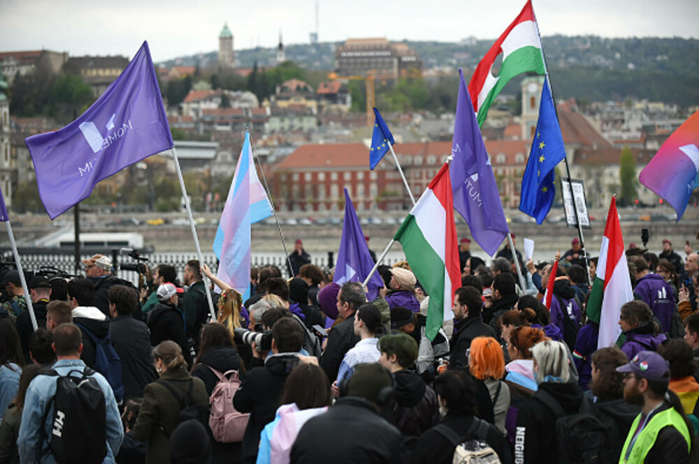 Protest în Ungaria după modificarea Constituției. Sute de persoane s-au adunat în fața Parlamentului. GALERIE FOTO - Imaginea 7