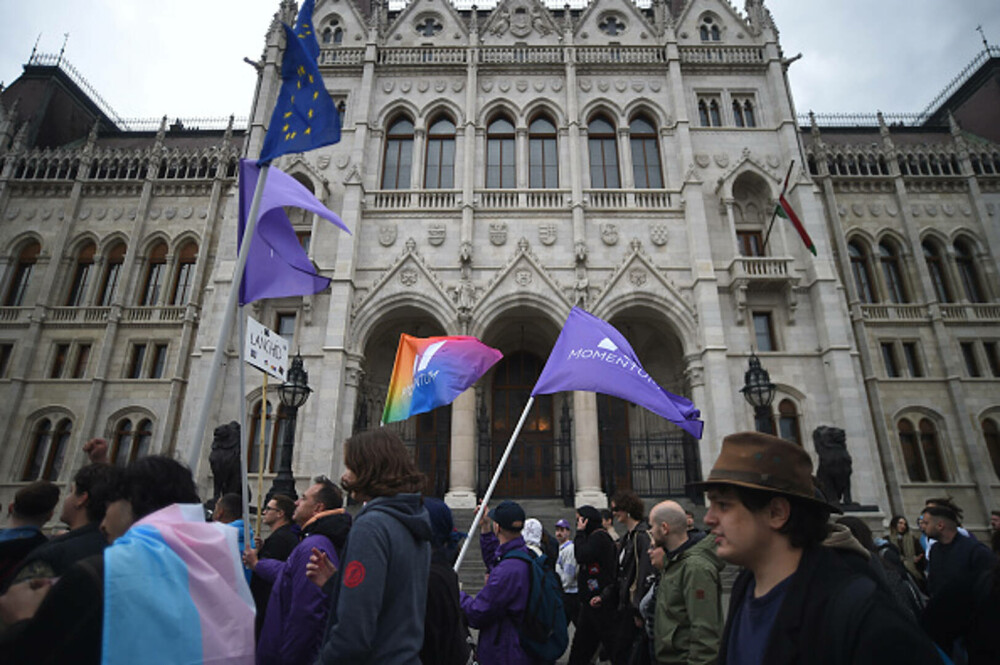 Protest în Ungaria după modificarea Constituției. Sute de persoane s-au adunat în fața Parlamentului. GALERIE FOTO - Imaginea 13