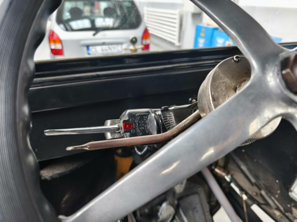 Un bărbat a venit la RAR cu o mașină simbol, veche de 100 de ani. Reacția inspectorilor de la Registrul Auto Român - Imaginea 2