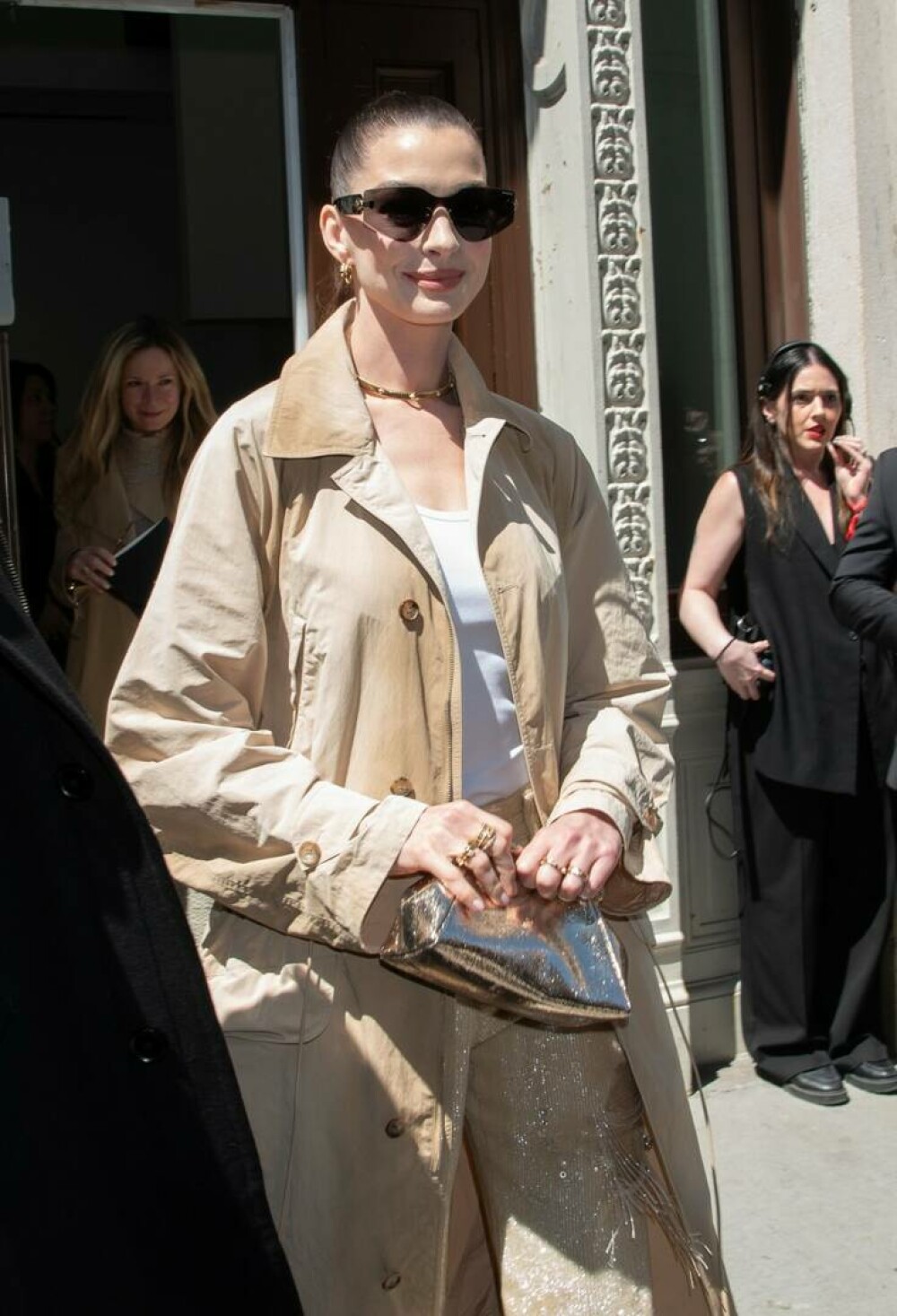 Anne Hathaway a atras toate privirile la prezentarea Ralph Lauren din New York, într-o pereche de blugi de mii de dolari - Imaginea 4