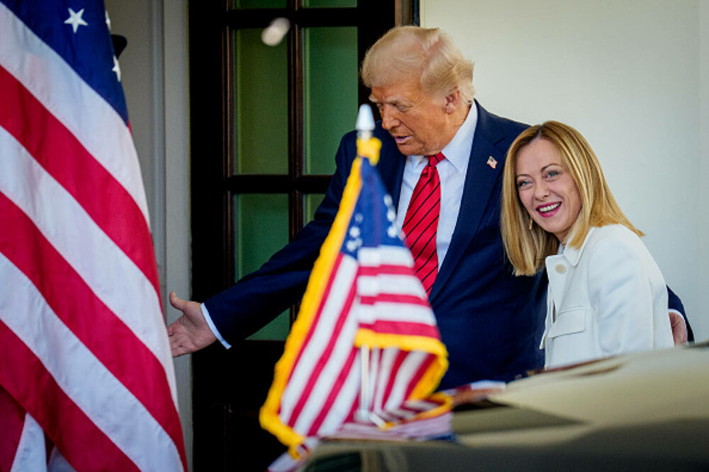 Reuters: Arma secretă a Giorgiei Meloni în discuţiile sale Donald Trump şi JD Vance. „Ea a luat Europa cu asalt”. FOTO - Imaginea 1