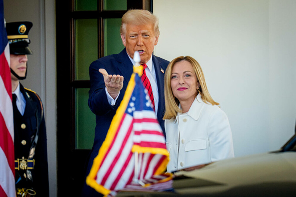 Reuters: Arma secretă a Giorgiei Meloni în discuţiile sale Donald Trump şi JD Vance. „Ea a luat Europa cu asalt”. FOTO - Imaginea 2
