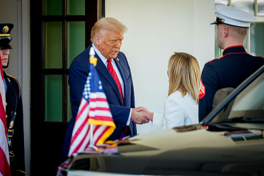 Reuters: Arma secretă a Giorgiei Meloni în discuţiile sale Donald Trump şi JD Vance. „Ea a luat Europa cu asalt”. FOTO - Imaginea 3