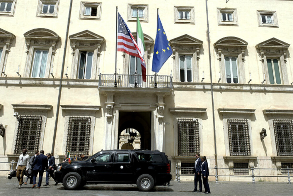 Reuters: Arma secretă a Giorgiei Meloni în discuţiile sale Donald Trump şi JD Vance. „Ea a luat Europa cu asalt”. FOTO - Imaginea 11