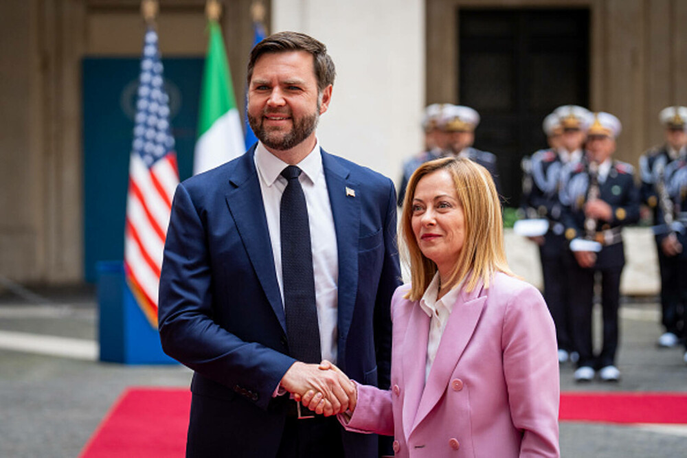 Reuters: Arma secretă a Giorgiei Meloni în discuţiile sale Donald Trump şi JD Vance. „Ea a luat Europa cu asalt”. FOTO - Imaginea 18