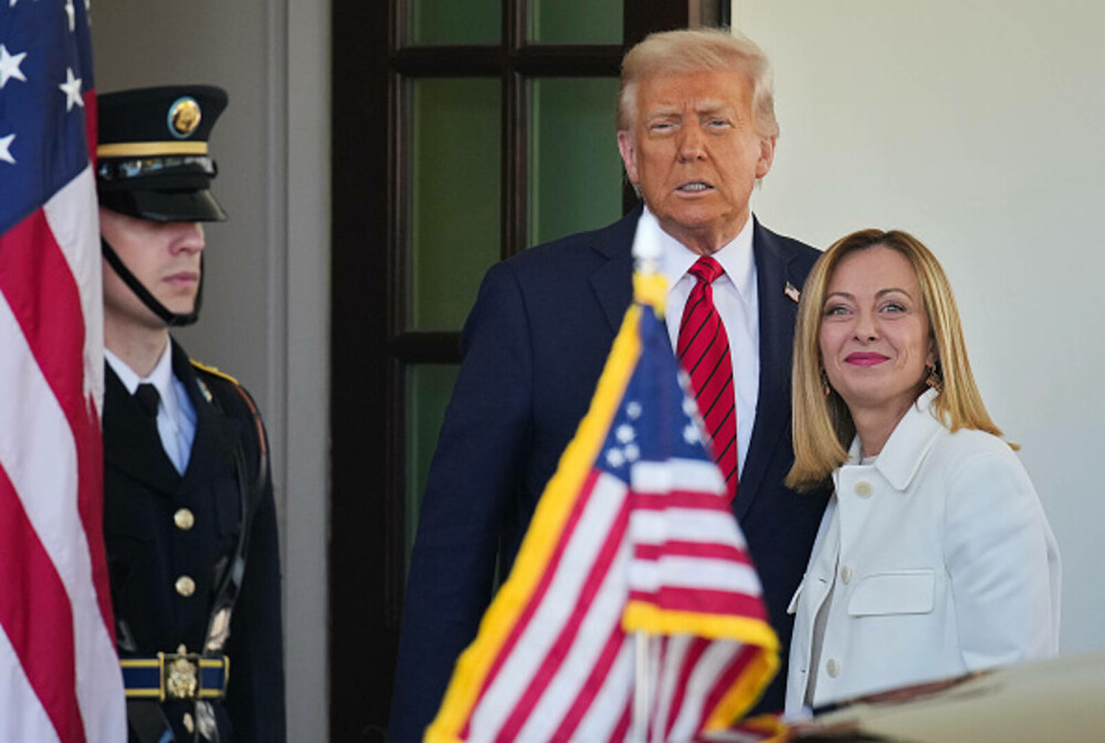 Reuters: Arma secretă a Giorgiei Meloni în discuţiile sale Donald Trump şi JD Vance. „Ea a luat Europa cu asalt”. FOTO - Imaginea 25