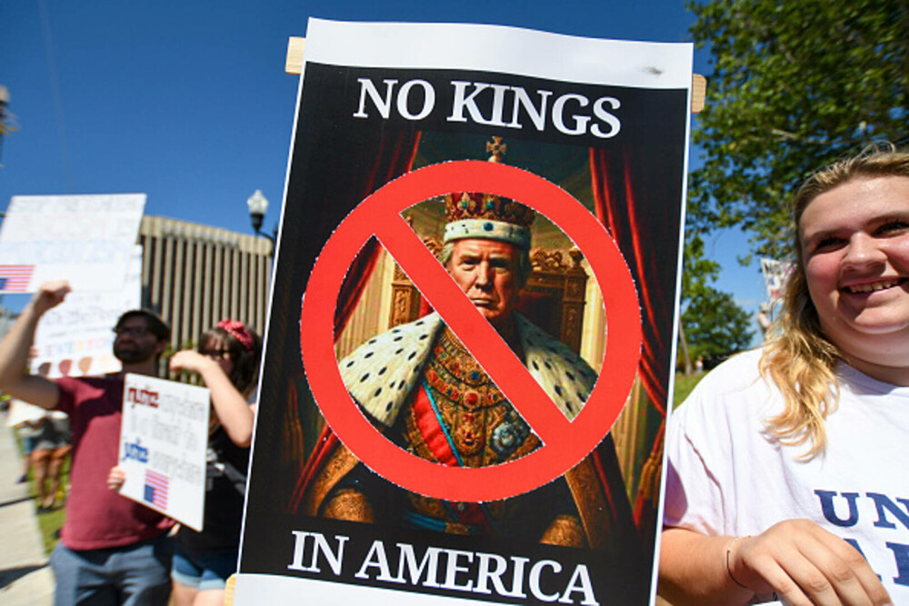 Proteste anti-Trump în SUA. Mii de oameni au ieşit pe străzi. „O perioadă foarte periculoasă pentru libertate”. FOTO & VIDEO - Imaginea 16