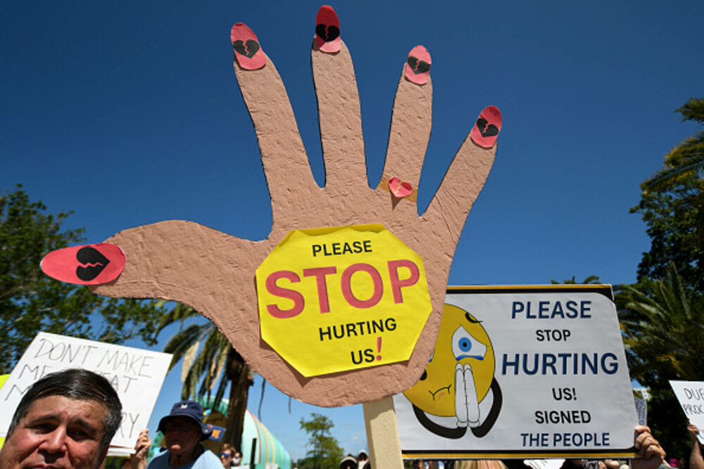 Proteste anti-Trump în SUA. Mii de oameni au ieşit pe străzi. „O perioadă foarte periculoasă pentru libertate”. FOTO & VIDEO - Imaginea 21