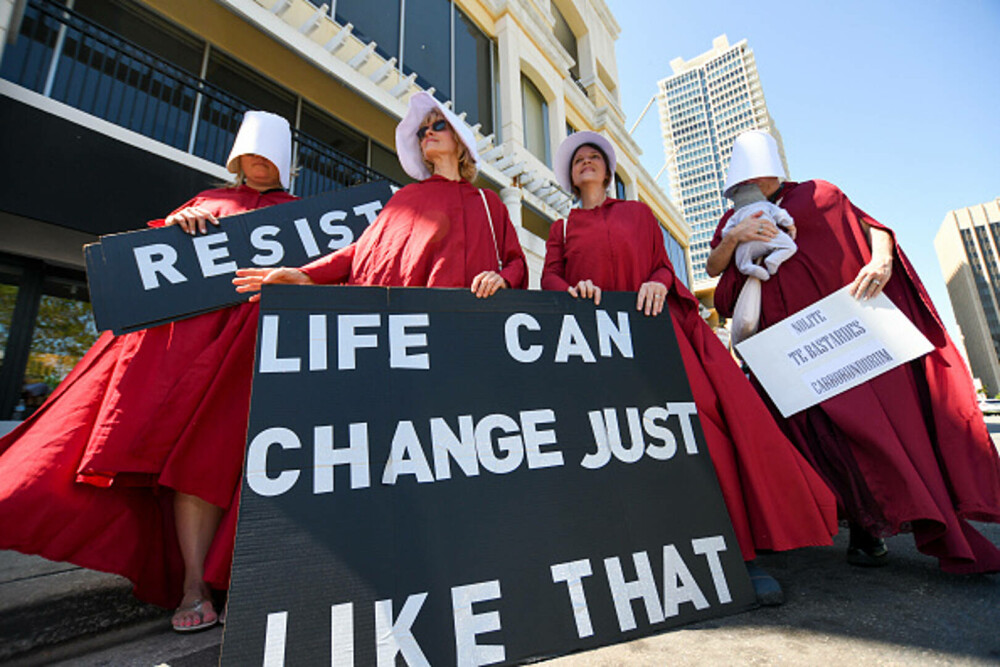 Proteste anti-Trump în SUA. Mii de oameni au ieşit pe străzi. „O perioadă foarte periculoasă pentru libertate”. FOTO & VIDEO - Imaginea 22