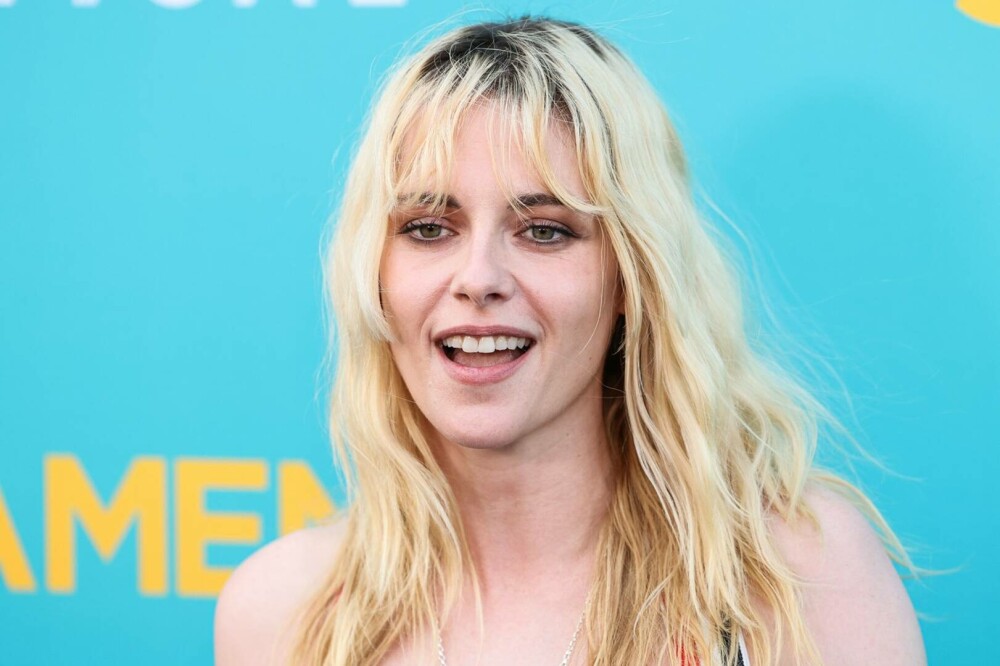 Kristen Stewart, o mireasă atipică. Ce ținută a purtat actrița din „Twilight” la nunta ei. FOTO&VIDEO - Imaginea 2