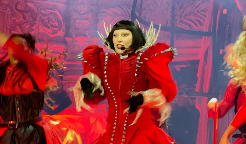 Lady Gaga, probleme pe scenă la festivalul Coachella. Ce i s-a întâmplat în timpul concertului. FOTO&VIDEO - Imaginea 1