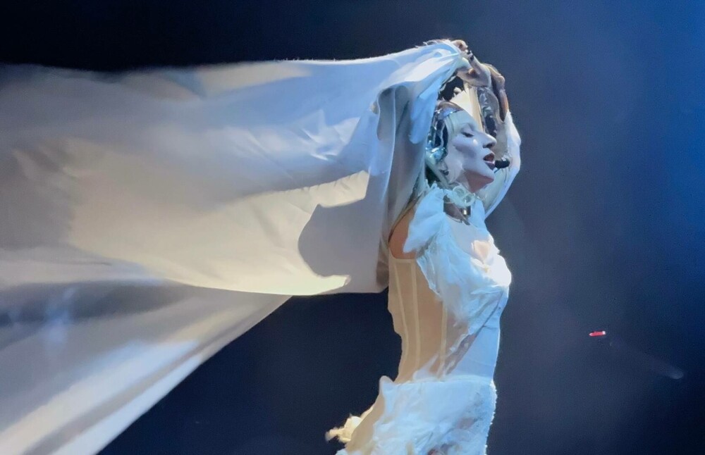 Lady Gaga, probleme pe scenă la festivalul Coachella. Ce i s-a întâmplat în timpul concertului. FOTO&VIDEO - Imaginea 8