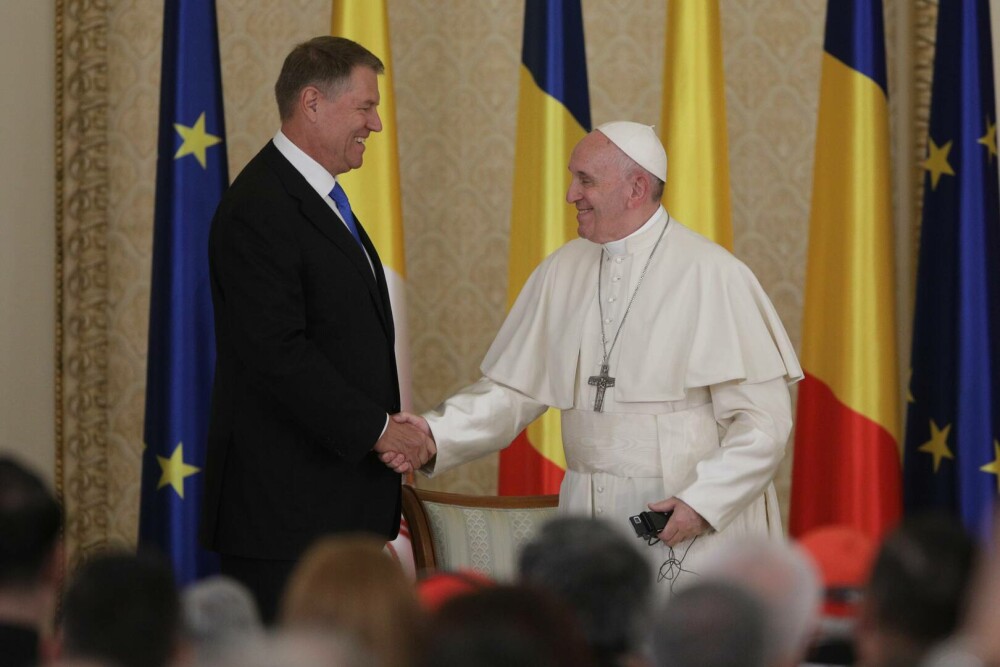 Vizita Papei Francisc în România. Suveranul Pontif a călătorit la Blaj, Șumuleu Ciuc și Iași. GALERIE FOTO & VIDEO - Imaginea 9