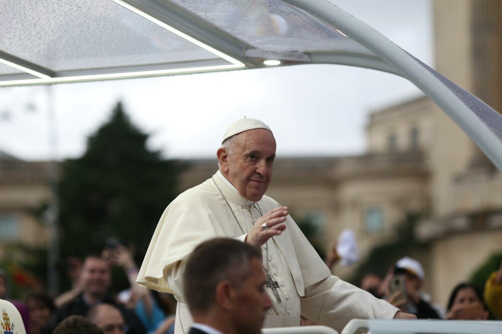Vizita Papei Francisc în România. Suveranul Pontif a călătorit la Blaj, Șumuleu Ciuc și Iași. GALERIE FOTO & VIDEO - Imaginea 11