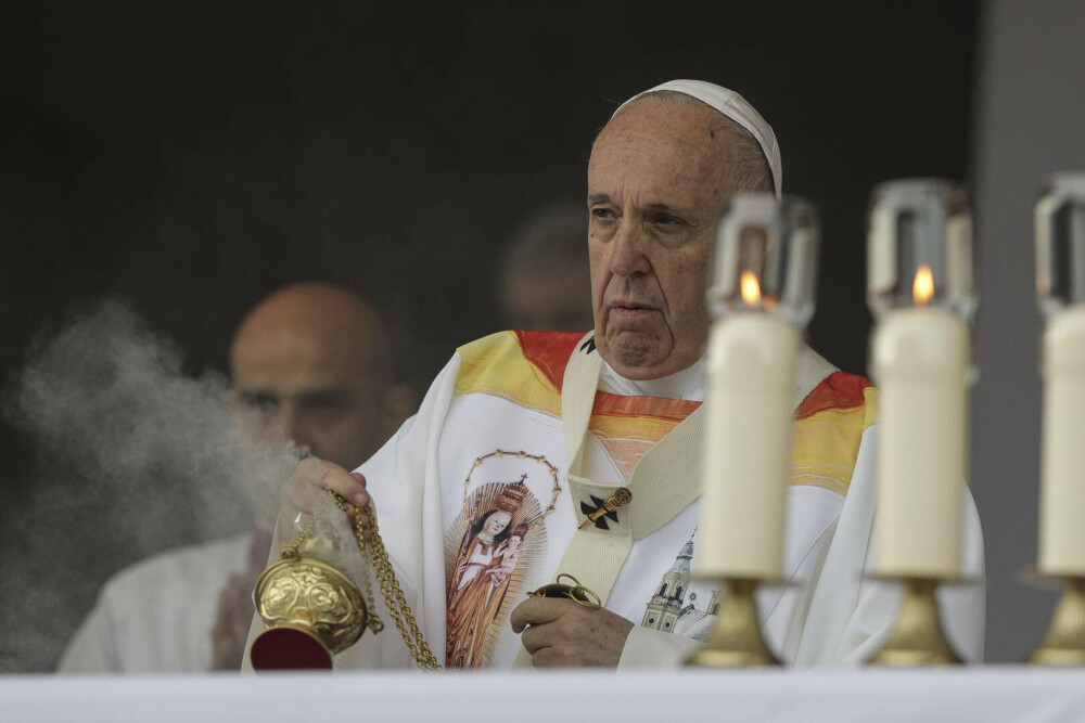 Vizita Papei Francisc în România. Suveranul Pontif a călătorit la Blaj, Șumuleu Ciuc și Iași. GALERIE FOTO & VIDEO - Imaginea 17