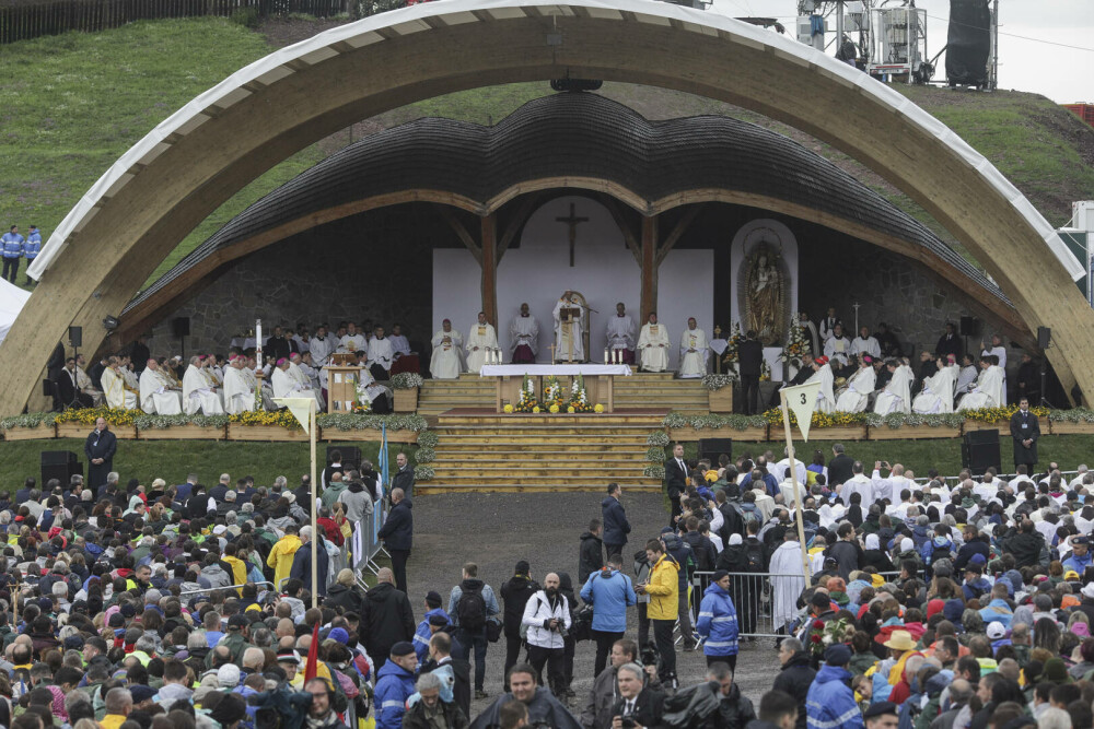 Vizita Papei Francisc în România. Suveranul Pontif a călătorit la Blaj, Șumuleu Ciuc și Iași. GALERIE FOTO & VIDEO - Imaginea 20