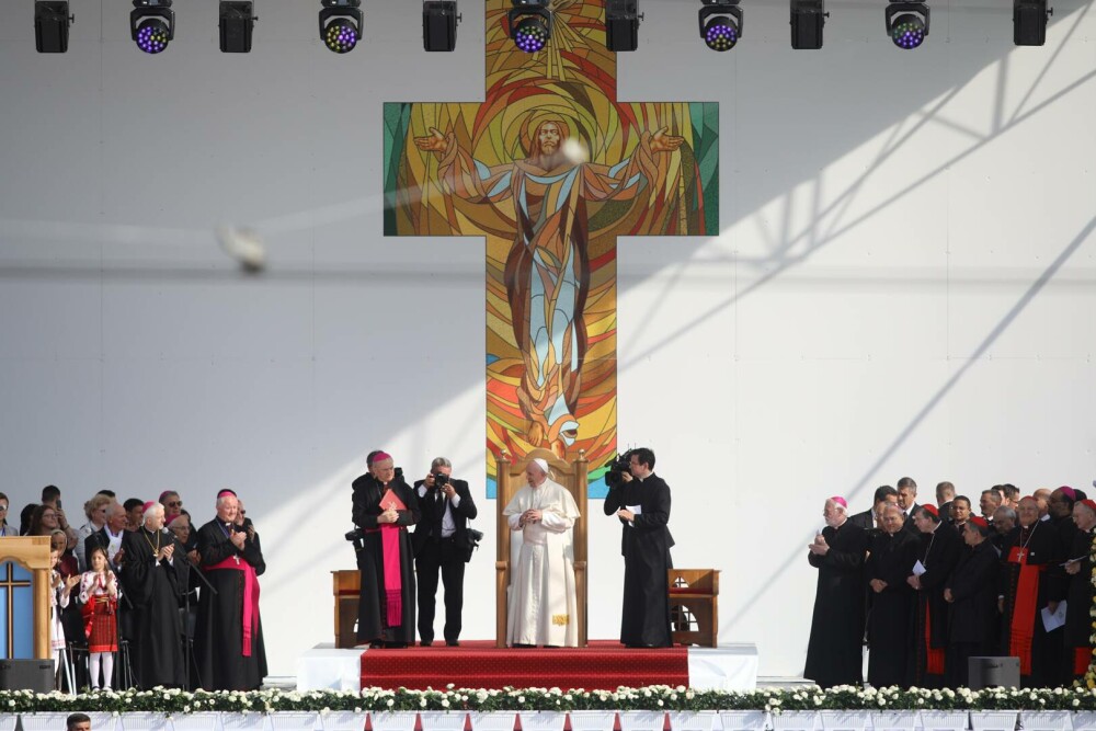 Vizita Papei Francisc în România. Suveranul Pontif a călătorit la Blaj, Șumuleu Ciuc și Iași. GALERIE FOTO & VIDEO - Imaginea 22