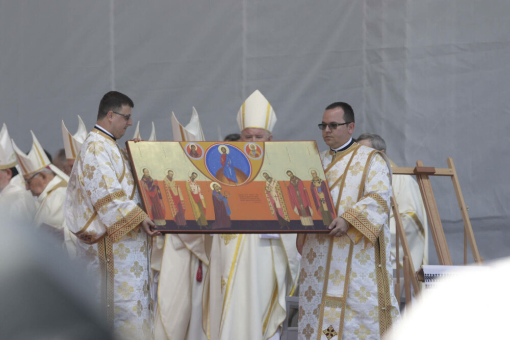 Vizita Papei Francisc în România. Suveranul Pontif a călătorit la Blaj, Șumuleu Ciuc și Iași. GALERIE FOTO & VIDEO - Imaginea 34
