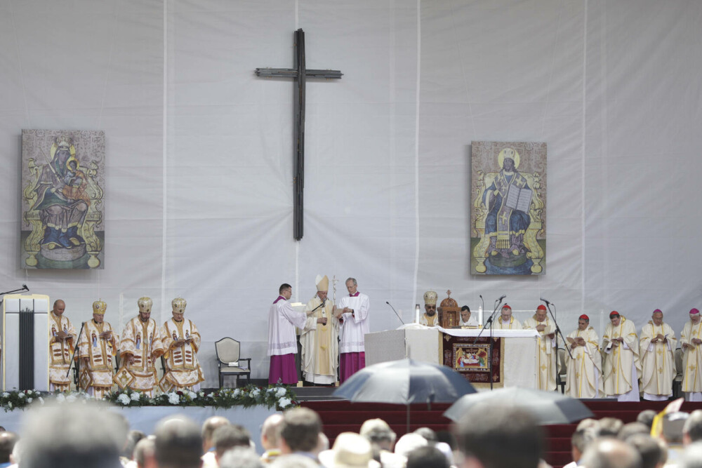 Vizita Papei Francisc în România. Suveranul Pontif a călătorit la Blaj, Șumuleu Ciuc și Iași. GALERIE FOTO & VIDEO - Imaginea 35
