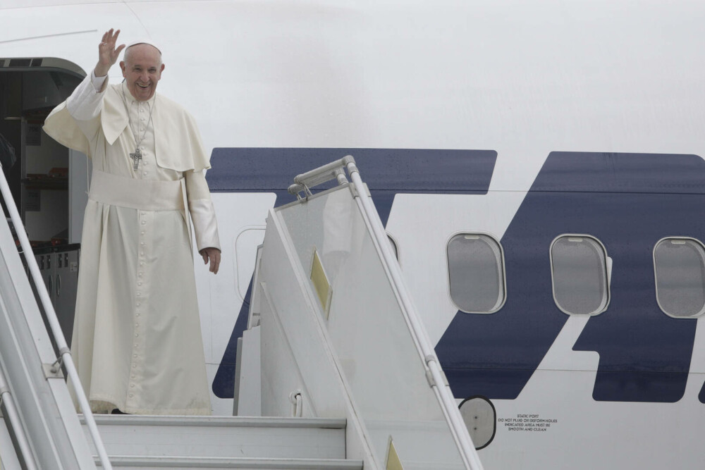 Vizita Papei Francisc în România. Suveranul Pontif a călătorit la Blaj, Șumuleu Ciuc și Iași. GALERIE FOTO & VIDEO - Imaginea 36