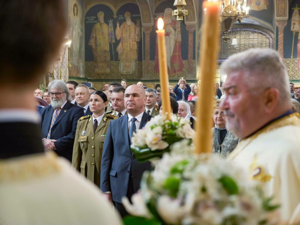 Ilie Bolojan, omagiu pentru Papa Francisc la Oradea, în cadrul ceremoniei care a marcat 106 ani de administrație românească - Imaginea 9