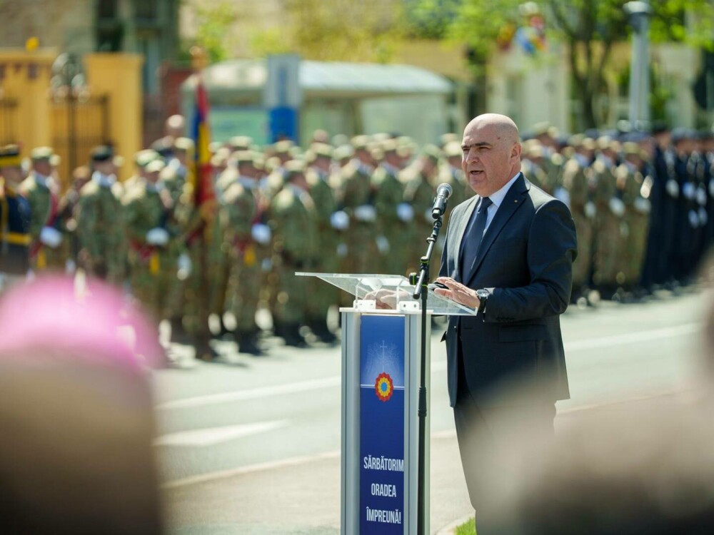 Ilie Bolojan, omagiu pentru Papa Francisc la Oradea, în cadrul ceremoniei care a marcat 106 ani de administrație românească - Imaginea 1