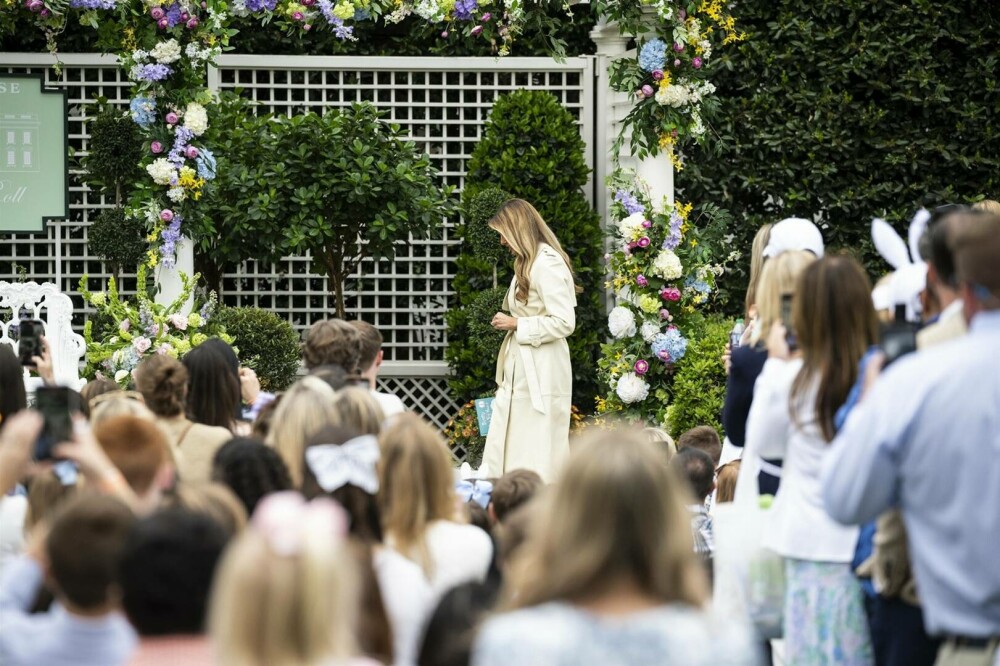 Melania Trump, apariție rară în public. Ce ţinută a purtat prima-doamnă în cadrul unui eveniment dedicat copiilor. FOTO - Imaginea 1