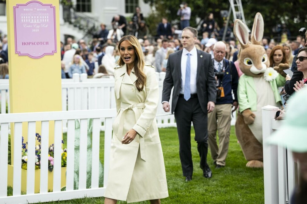 Melania Trump, apariție rară în public. Ce ţinută a purtat prima-doamnă în cadrul unui eveniment dedicat copiilor. FOTO - Imaginea 7