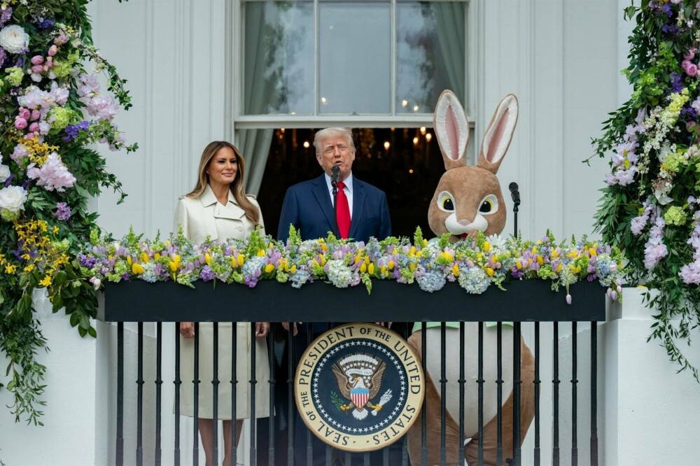Melania Trump, apariție rară în public. Ce ţinută a purtat prima-doamnă în cadrul unui eveniment dedicat copiilor. FOTO - Imaginea 9