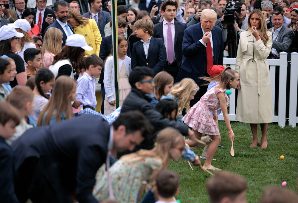 Melania Trump, apariție rară în public. Ce ţinută a purtat prima-doamnă în cadrul unui eveniment dedicat copiilor. FOTO - Imaginea 20