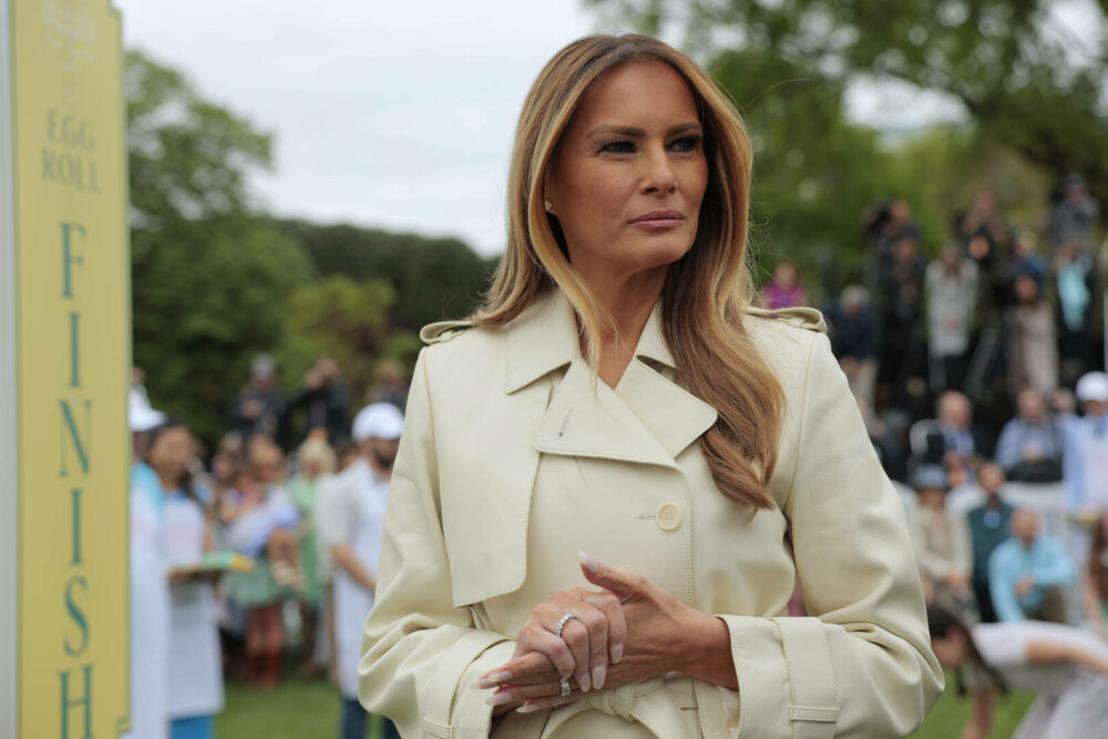 Melania Trump, apariție rară în public. Ce ţinută a purtat prima-doamnă în cadrul unui eveniment dedicat copiilor. FOTO - Imaginea 21