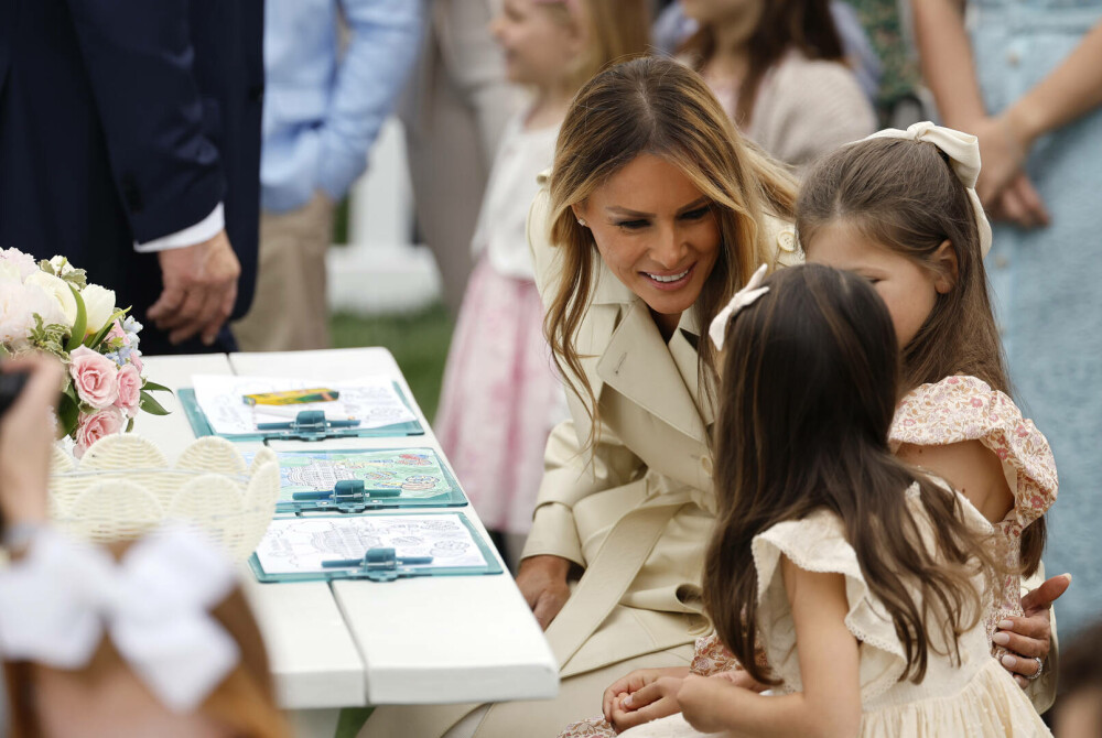 Melania Trump, apariție rară în public. Ce ţinută a purtat prima-doamnă în cadrul unui eveniment dedicat copiilor. FOTO - Imaginea 26