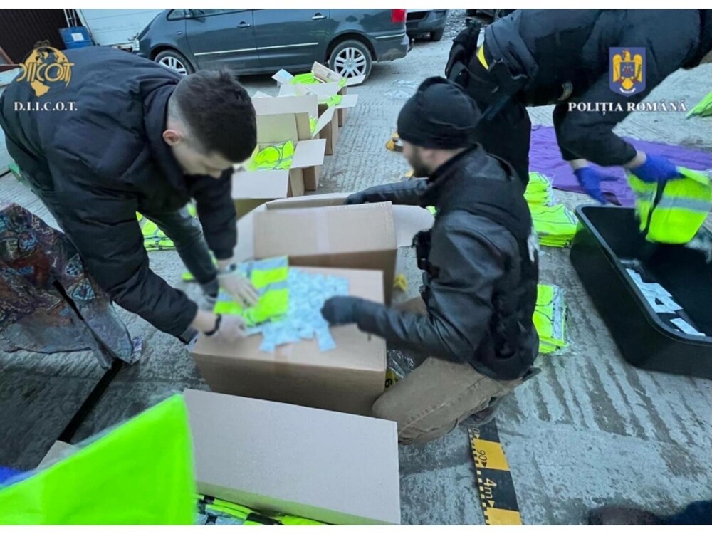 20 de kg de ketamină, confiscate de la un bărbat suspectat că aducea substanţa în România disimulată în pliculețe cu desicant - Imaginea 2