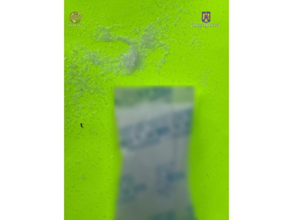 20 de kg de ketamină, confiscate de la un bărbat suspectat că aducea substanţa în România disimulată în pliculețe cu desicant - Imaginea 3