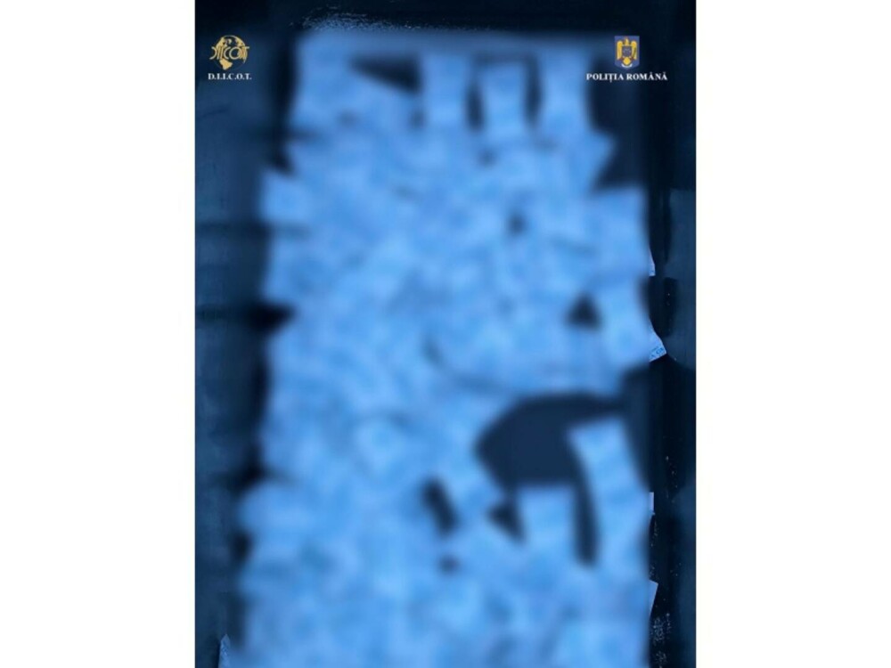 20 de kg de ketamină, confiscate de la un bărbat suspectat că aducea substanţa în România disimulată în pliculețe cu desicant - Imaginea 4