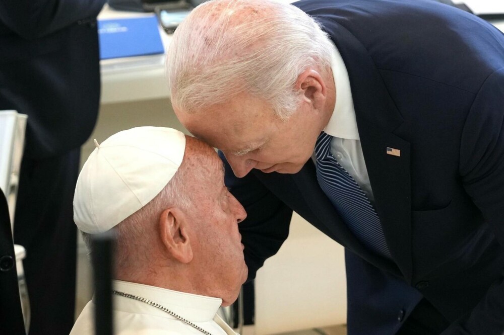 Fostul preşedinte american Joe Biden urmează să fie prezent la funeraliile Suveranului Pontif - Imaginea 4