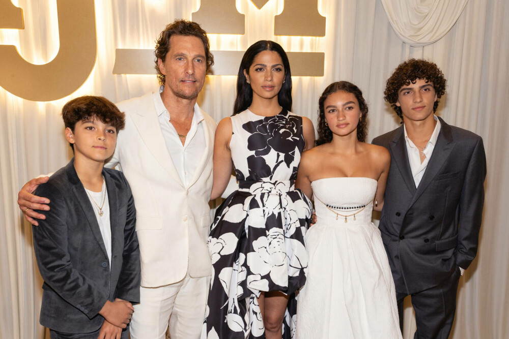 Matthew McConaughey, apariție rară pe covorul roșu alături de familie. Cum arată cei trei copii ai actorului. GALERIE FOTO - Imaginea 13