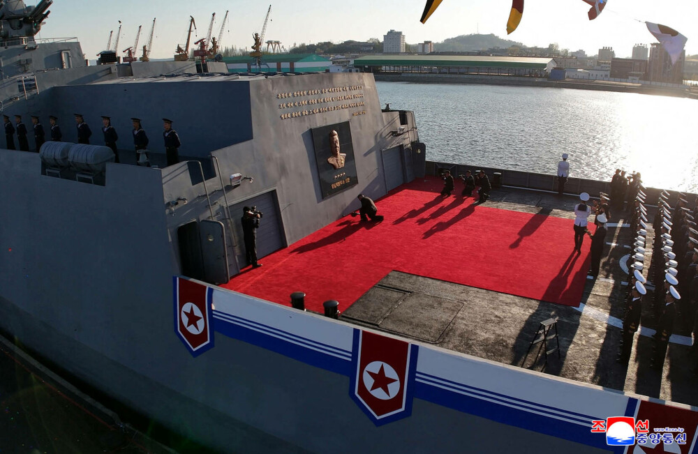 Coreea de Nord prezintă o nouă navă de război de 5.000 de tone. Ce a declarat Kim Jong Un. FOTO - Imaginea 3