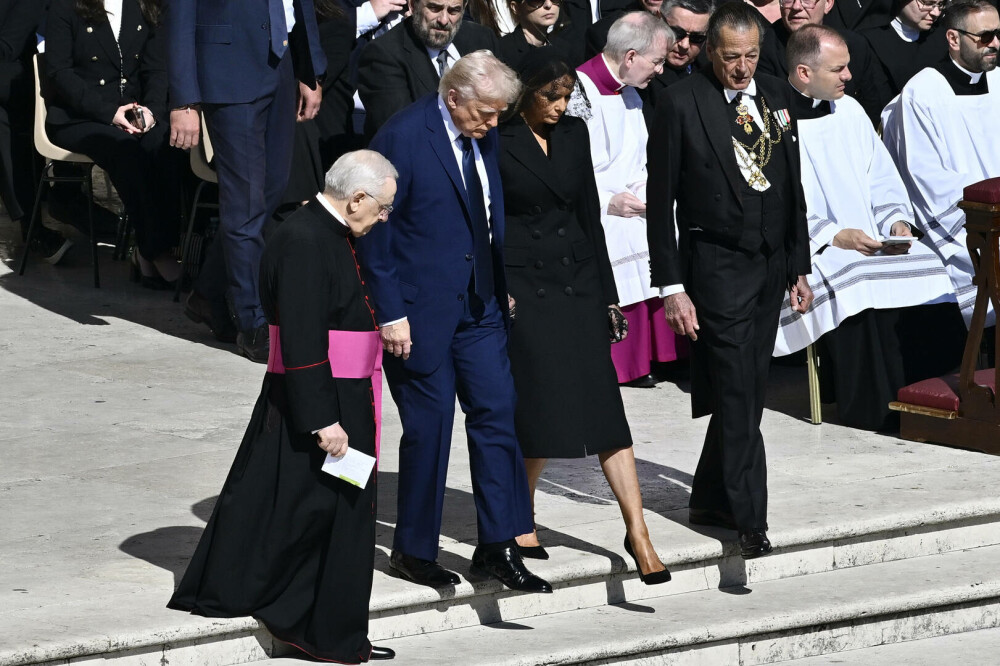 Melania Trump, prezentă la înmormântarea Papei Francisc chiar de ziua ei. Ce ținută a purtat prima doamnă. GALERIE FOTO - Imaginea 8
