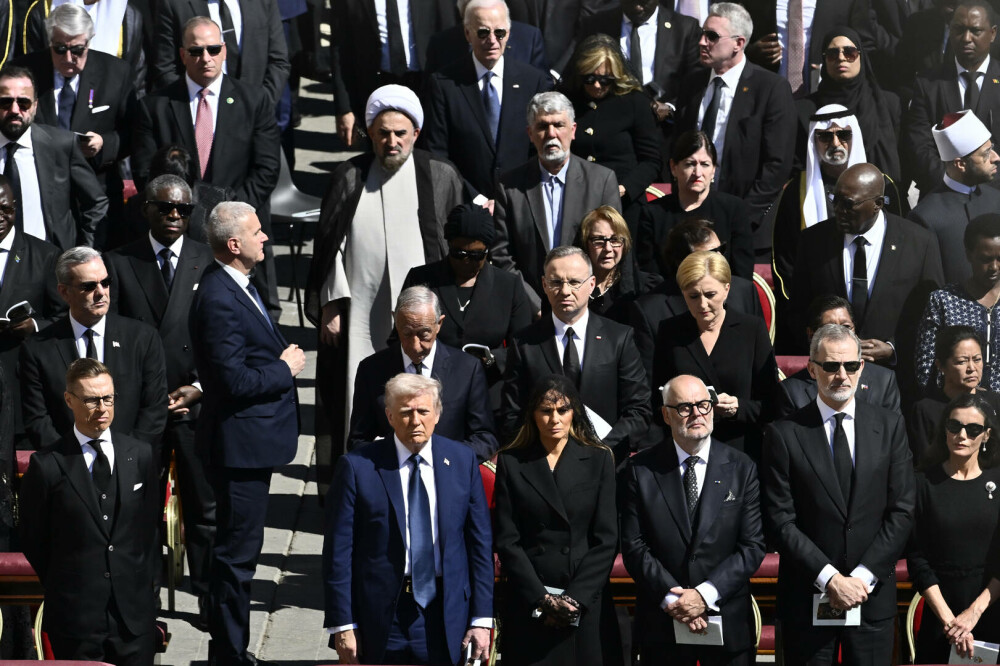 Melania Trump, prezentă la înmormântarea Papei Francisc chiar de ziua ei. Ce ținută a purtat prima doamnă. GALERIE FOTO - Imaginea 25
