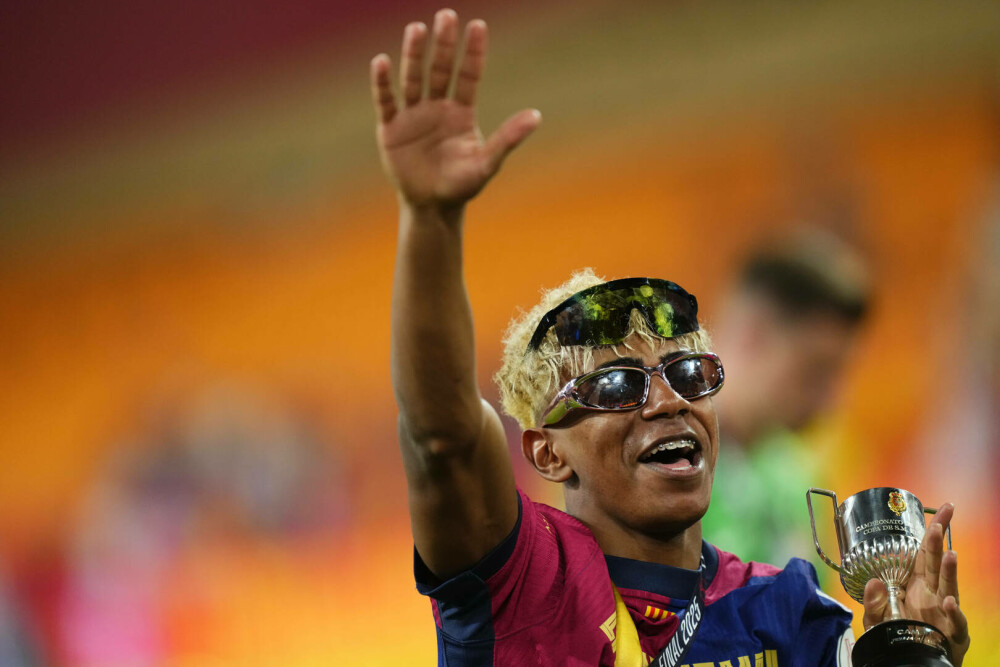 FC Barcelona a câştigat Cupa Spaniei pentru a 32-a oară. A învins cu 3-2 după prelungiri pe Real Madrid. FOTO - Imaginea 12