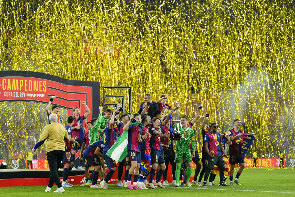 FC Barcelona a câştigat Cupa Spaniei pentru a 32-a oară. A învins cu 3-2 după prelungiri pe Real Madrid. FOTO - Imaginea 13