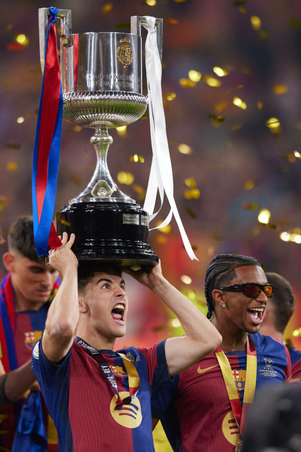 FC Barcelona a câştigat Cupa Spaniei pentru a 32-a oară. A învins cu 3-2 după prelungiri pe Real Madrid. FOTO - Imaginea 25