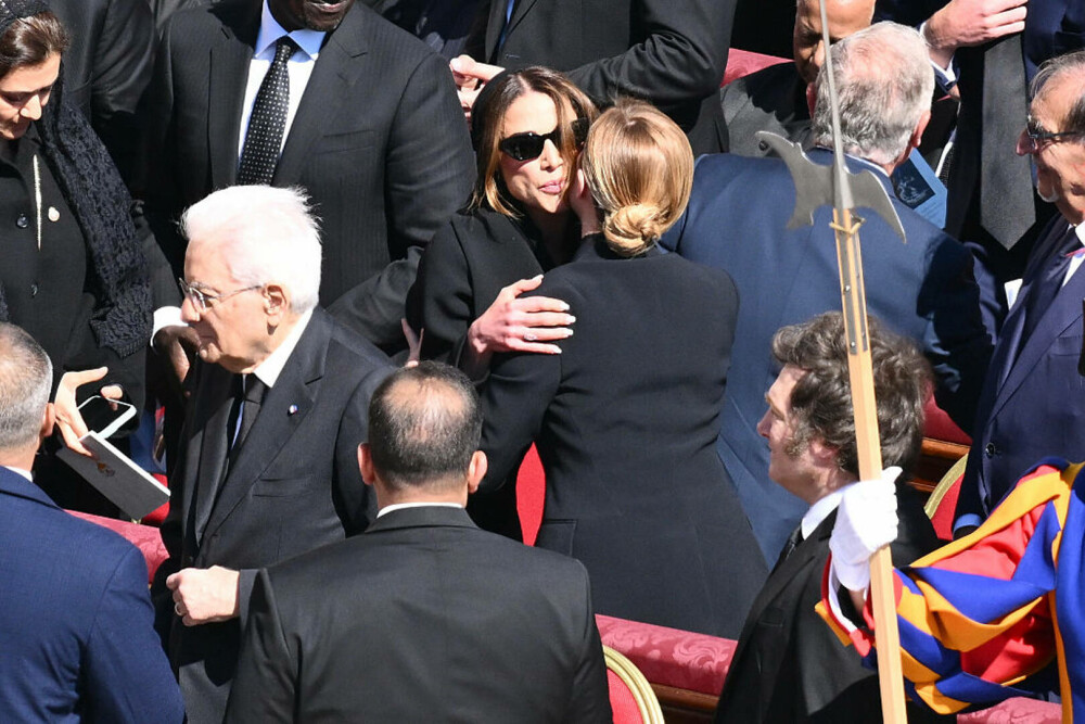 Binele pe care Papa Francisc l-a făcut omenirii și de dincolo de noi. Cum au vorbit liderii lumii despre pace | GALERIE FOTO - Imaginea 58